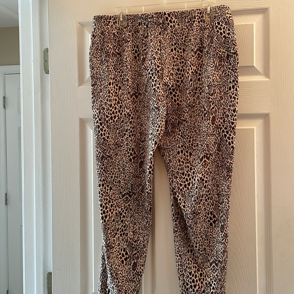 Lilly Pulitzer Downtown Jersey Bottoms - Picture 2 of 14